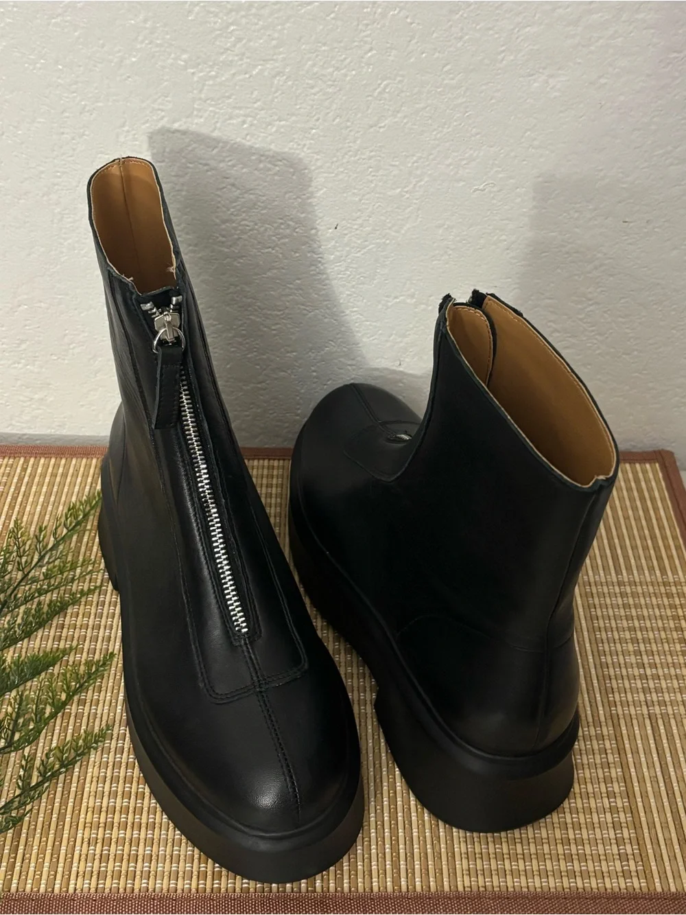 Steve Madden Woman JONES Zipper Bootie Size: 8M